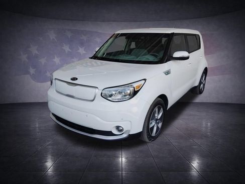Used 2017 Kia Soul EV + FWD image 26