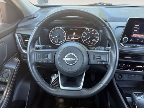 Used 2024 Nissan Rogue SV w/ SV Premium Package FWD image 13