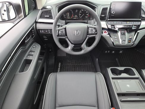 New 2026 Honda Odyssey Touring image 30