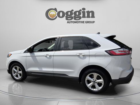 Used 2020 Ford Edge SE FWD image 3