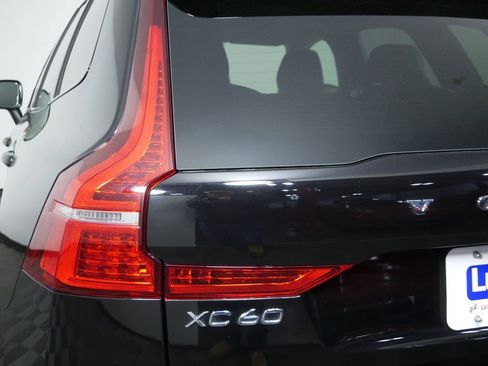 Used 2025 Volvo XC60 B5 Plus AWD/4WD image 12