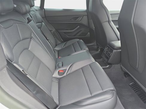 Used 2023 Porsche Taycan image 13