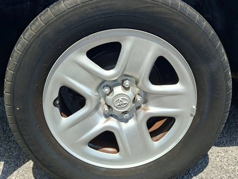 Used 2012 Toyota RAV4 4WD w/ Value Pkg image 31