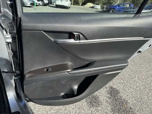 Used 2024 Toyota Camry SE image 19