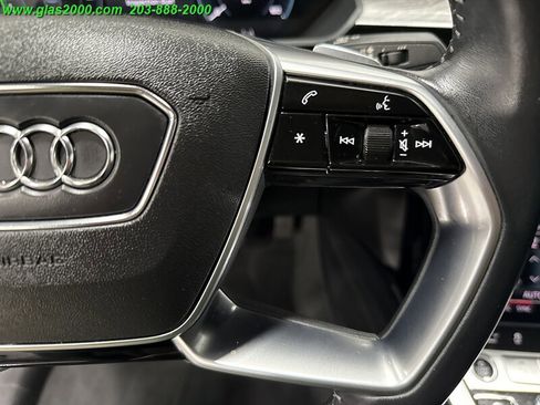 Used 2021 Audi e-tron Premium Plus image 23