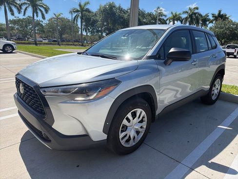 Used 2022 Toyota Corolla Cross L FWD image 8