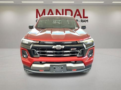 Used 2024 Chevrolet Colorado Z71 w/ Z71 Convenience Package 2 AWD/4WD image 3