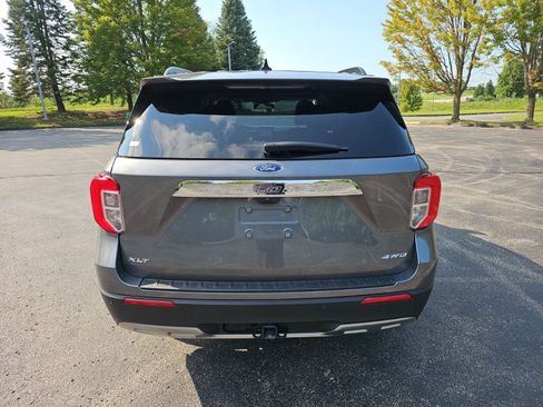 Used 2023 Ford Explorer XLT w/ Equipment Group 202A AWD/4WD image 5