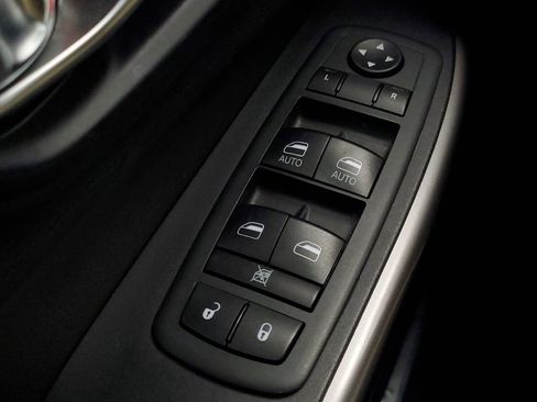 Used 2020 Jeep Cherokee Limited AWD/4WD image 15
