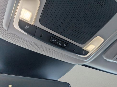 Used 2025 Honda Pilot EX-L image 22