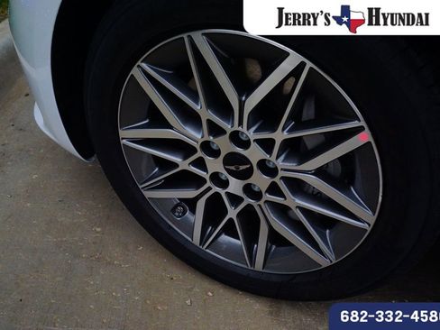 Used 2025 Genesis G80 2.5T image 8