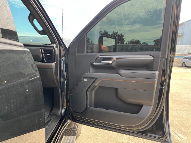 Used 2025 GMC Sierra 2500 AT4 w/ AT4 Premium Plus Package AWD/4WD image 19