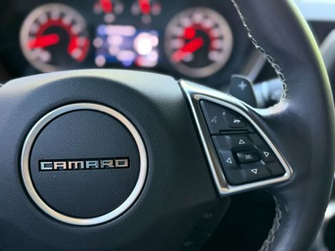 Used 2021 Chevrolet Camaro LT w/ Technology Package image 31