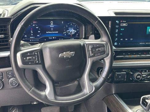 Used 2025 Chevrolet Silverado 1500 LT Trail Boss w/ LT Trail Boss Premium Package AWD/4WD image 14