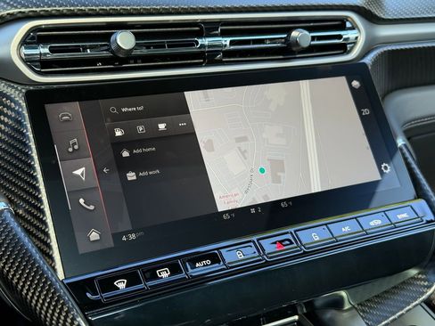 Used 2025 Aston Martin Vanquish image 27