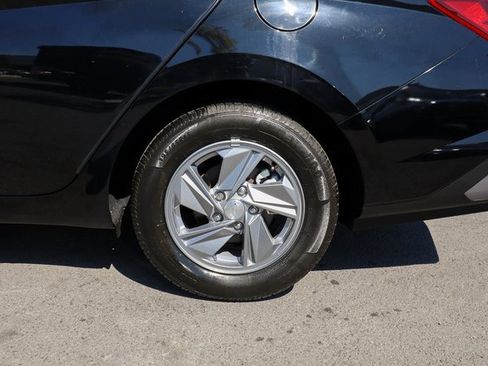 Used 2024 Hyundai Elantra SE image 23