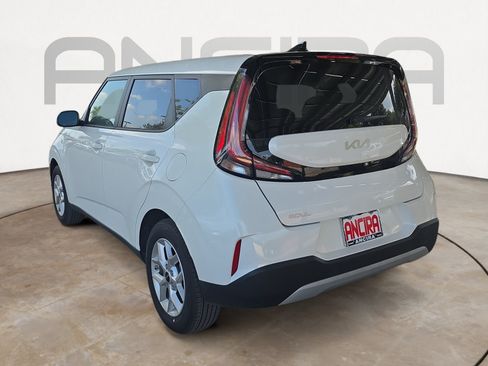 Certified 2025 Kia Soul LX w/ LX Technology Package FWD image 6