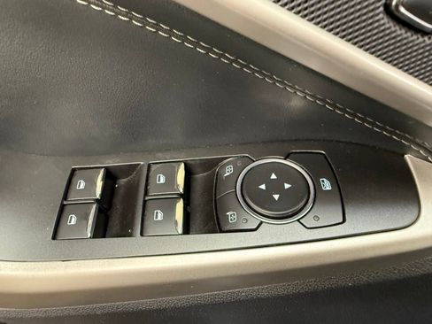 Used 2020 Ford Explorer XLT w/ Equipment Group 202A AWD/4WD image 14