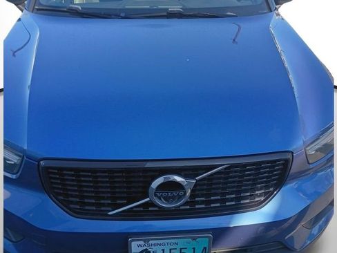 Used 2021 Volvo XC40 T5 R-Design w/ Advanced Package image 3