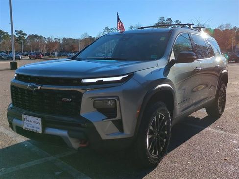 Used 2024 Chevrolet Traverse Z71 image 8