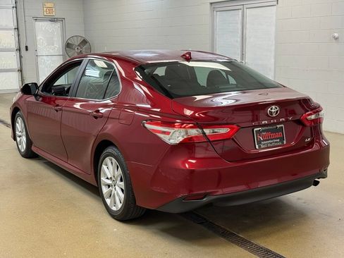 Used 2019 Toyota Camry LE w/ Convenience Package FWD image 7