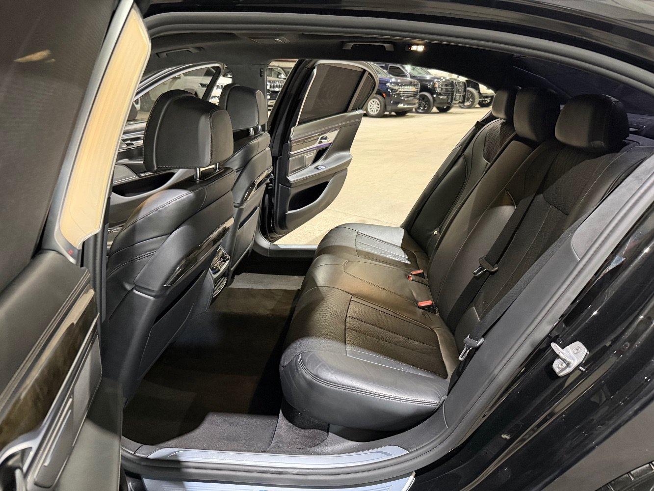 Used 2016 BMW 750i xDrive AWD/4WD image 17