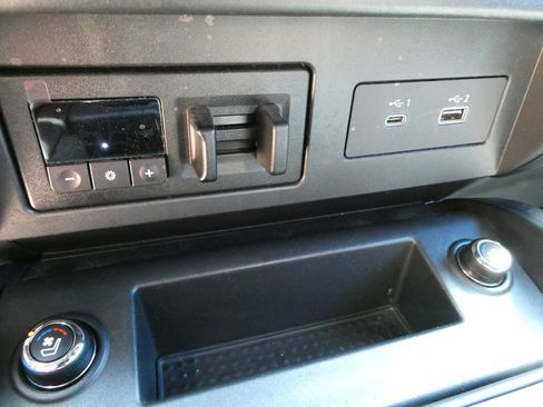 Used 2021 Nissan Titan PRO-4X w/ Pro-4x Convenience Package AWD/4WD image 34
