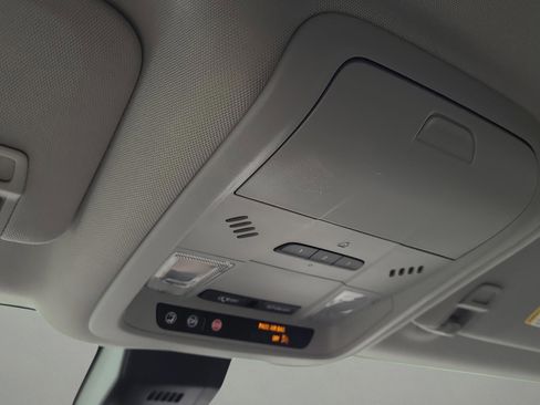 Used 2022 Chevrolet Equinox Premier w/ Redline Edition FWD image 26