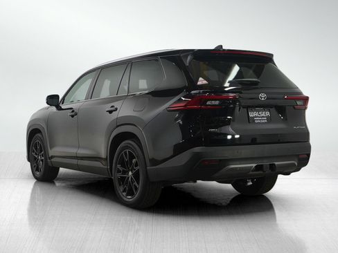 Used 2025 Toyota Grand Highlander AWD image 3