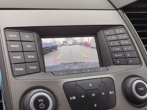 Certified 2018 Ford Taurus SEL image 30