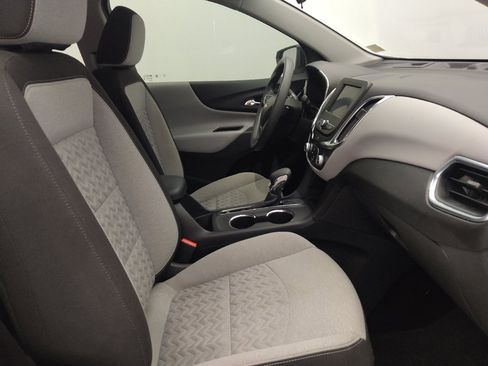 Used 2024 Chevrolet Equinox LS FWD image 21