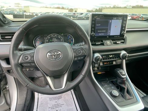 Used 2022 Toyota RAV4 XSE w/ Weather Package image 15