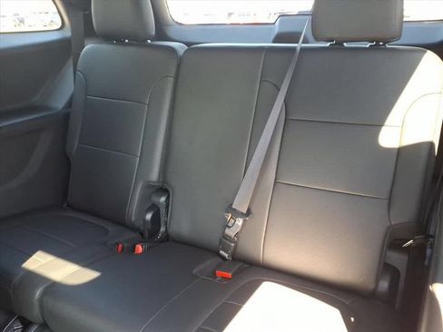 Used 2023 Chevrolet Traverse High Country AWD/4WD image 26