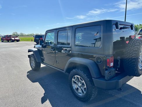 Used 2018 Jeep Wrangler Unlimited Rubicon w/ Cold Weather Group AWD/4WD image 6