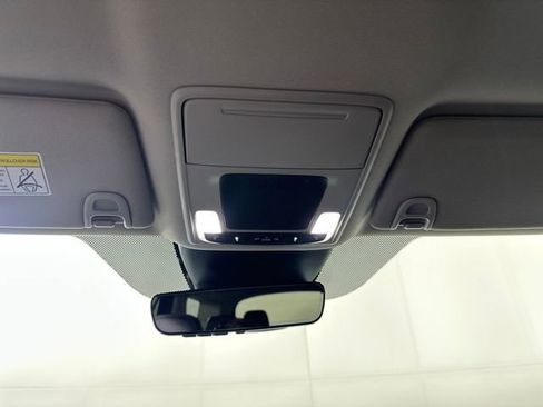 Used 2025 Honda Pilot EX-L image 24