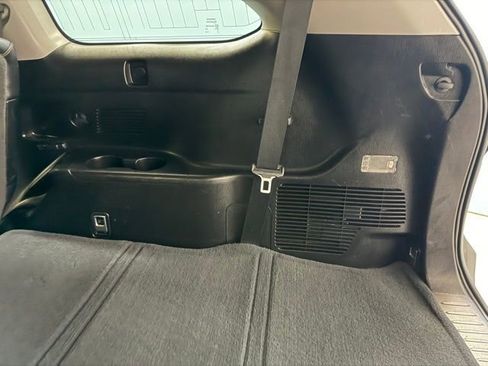 Used 2018 Toyota Highlander Plus w/ Carpet Mat Package (TMS) image 12