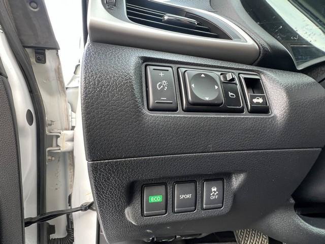 Used 2017 Nissan Sentra S w/ S Style Package FWD image 11