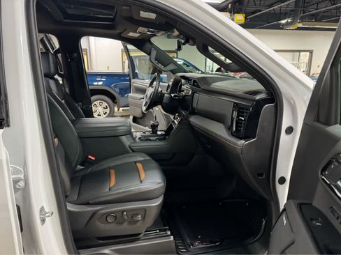 Certified 2025 GMC Sierra 1500 AT4 w/ AT4 Premium Package image 13
