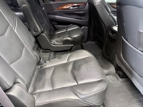 Used 2015 Cadillac Escalade 4WD image 14