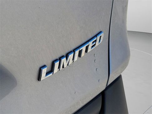 Used 2020 Toyota RAV4 Limited image 7