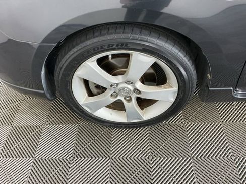 Used 2004 MAZDA MAZDA3 s w/ Moonroof & 6-CD Pkg FWD image 25