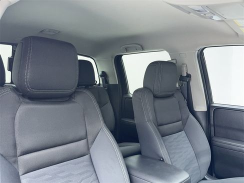 Used 2023 Nissan Frontier SV w/ SV Convenience Package image 45