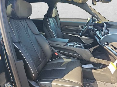 New 2026 Cadillac Vistiq Platinum w/ LPO, Floor Liner Package image 10