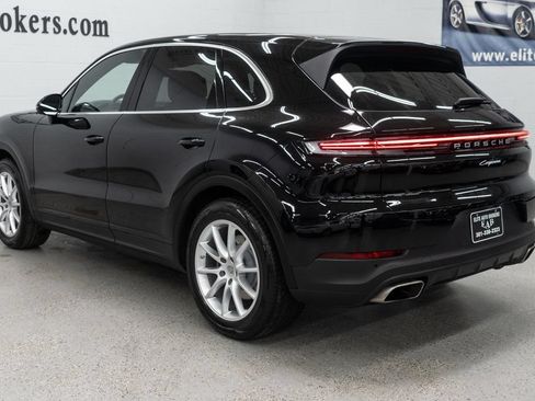 Used 2024 Porsche Cayenne AWD/4WD image 52