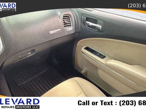 Used 2013 Dodge Charger SE w/ Sport Appearance Group image 13