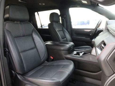 Used 2021 Chevrolet Suburban RST w/ Luxury Package image 29