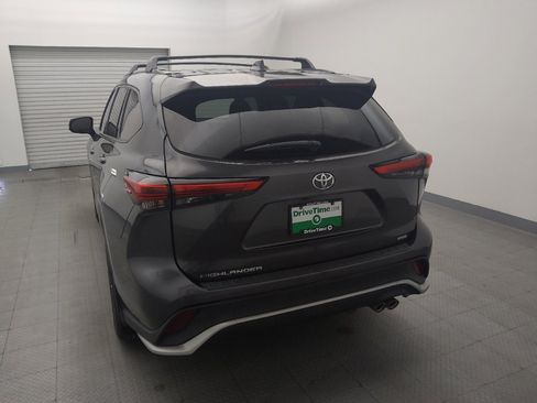 Used 2022 Toyota Highlander XSE image 6