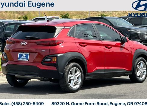 Used 2021 Hyundai Kona SE AWD/4WD image 3
