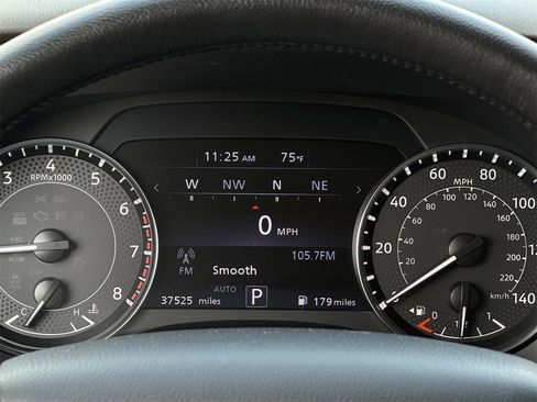 Used 2024 Nissan Armada SL image 16