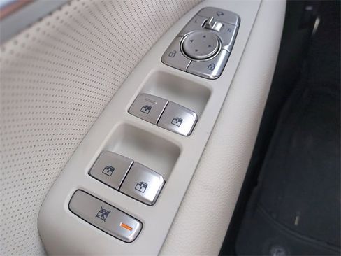 Used 2025 Genesis G70 2.5T w/ Sport Prestige Package image 23